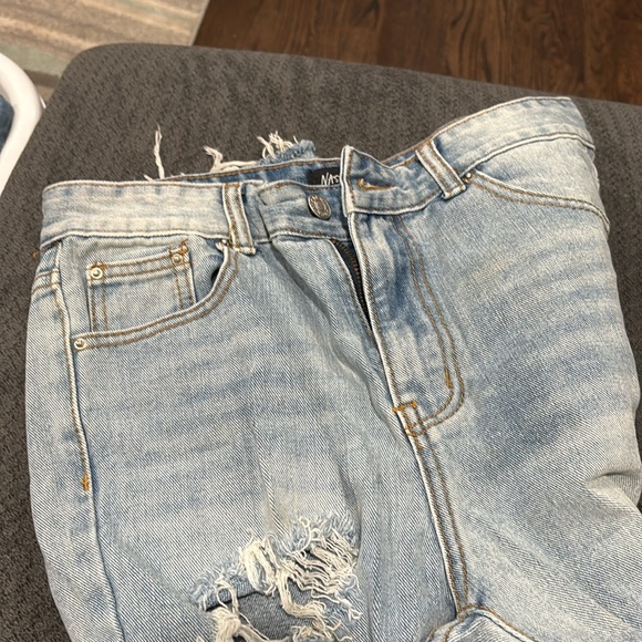 💙2/$15 or 3/$20 - jeans - Picture 2 of 5